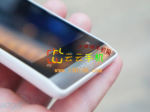 3.5ʱŻ Xperia miroͼ