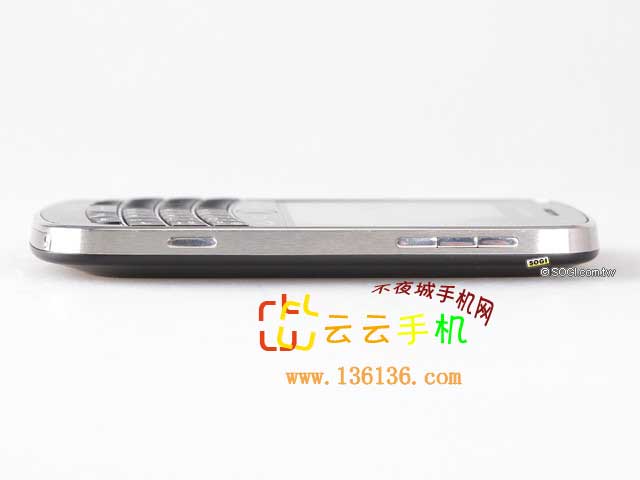 麻豆大爱全键盘商务机皇 黑莓9900图