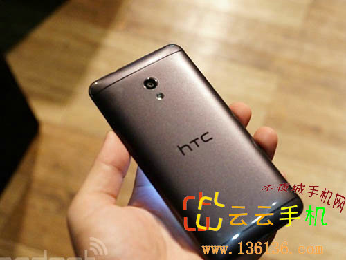 Բĺ˰׿» HTC Desire 700ͼ